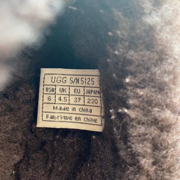 ✨OFFERS WELCOME ✨ Chocolate Brown UGG slippers!! - Picture 6 of 6